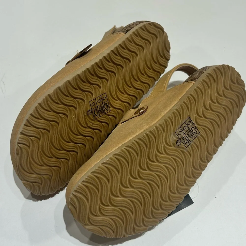 Tahari Kids Tan Slingback clogs with Buckle size 13 nwt